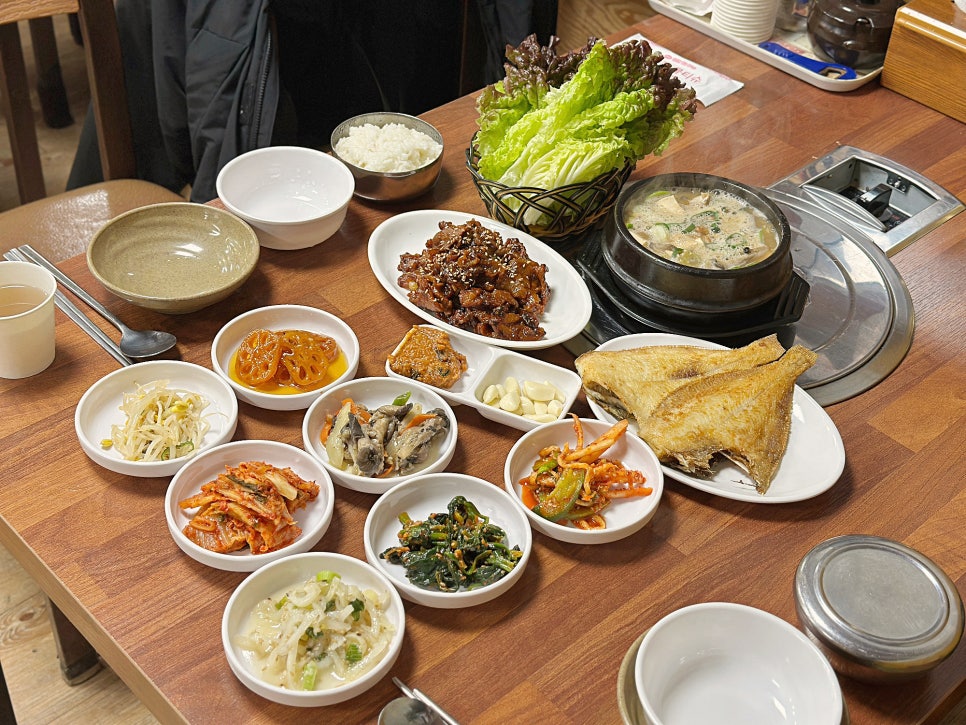 How to Eat Well in Korea for Under ₩20,000 a Day - Korea food guide by Woongie