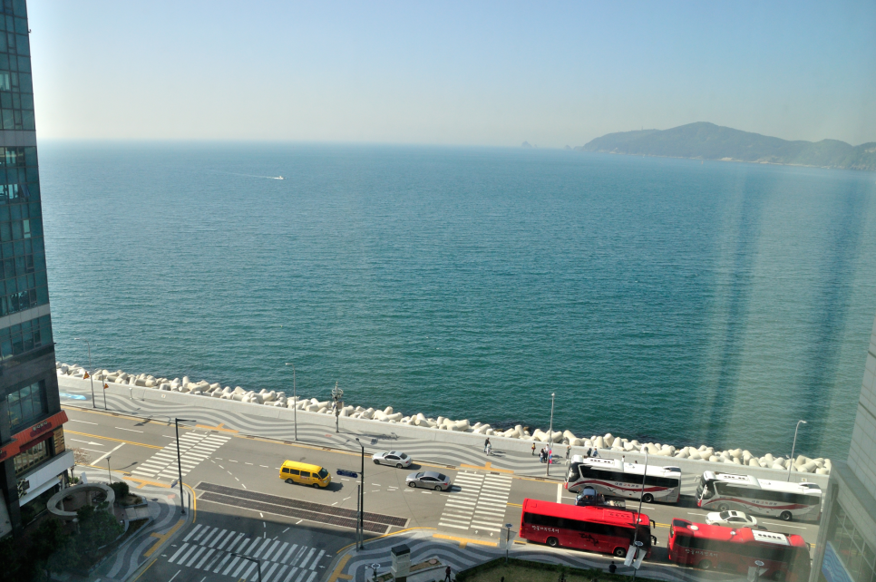 Haeundae and Gwangalli: Busan's Beach Side - Korea food guide by Woongie