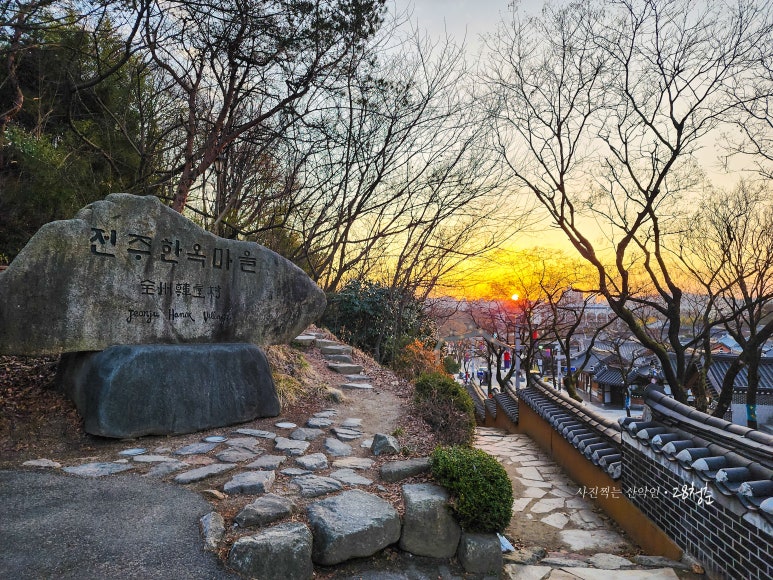 Jeonju: Bibimbap, Makgeolli, and Hanok Village - Korea food guide by Woongie